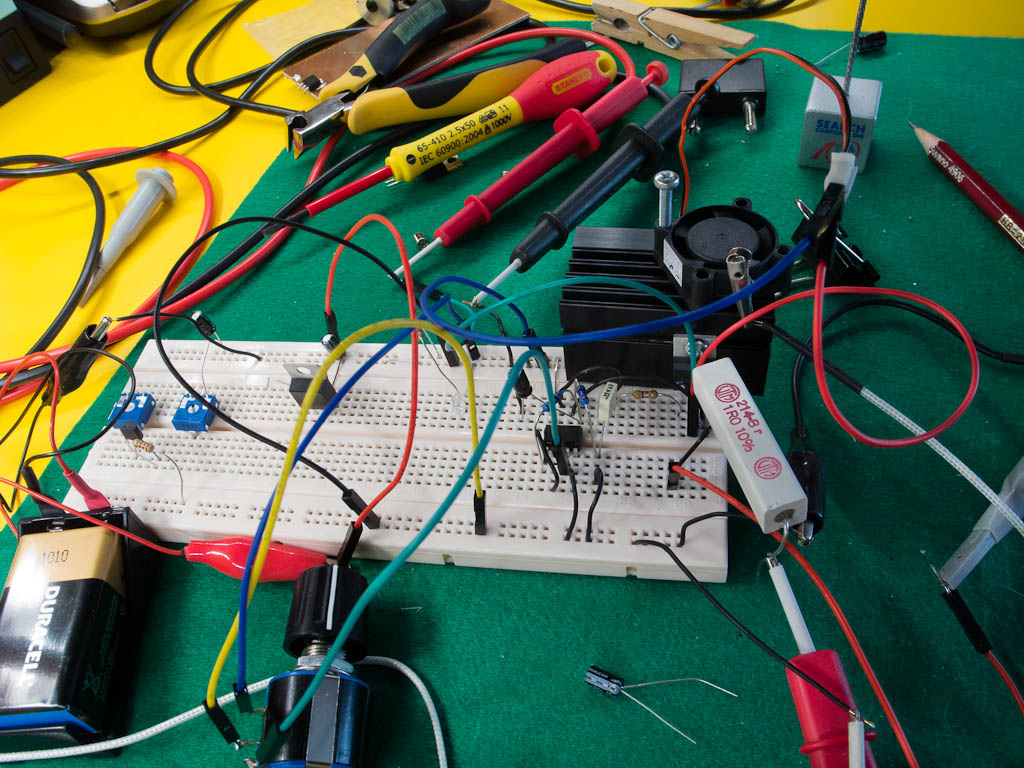 Dummy Load Prototype – breadboard closeup, view from above;